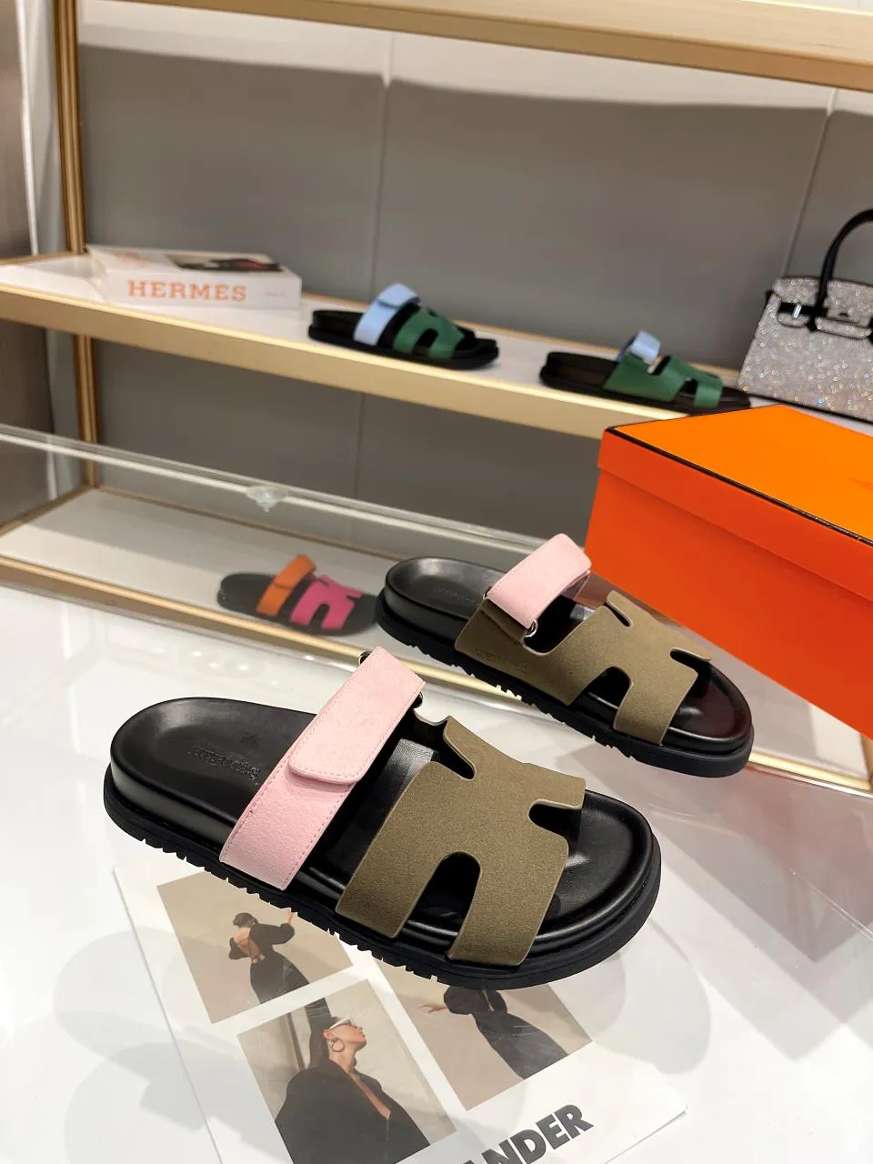 👟👟Ex-factory price 440👟👟Men's +10 HERMES Chypre sandals, popular slippers are now on the market🔥🔥🔥. The original shoes at the counter are carefully made from molds. They are the favorite luxuries of big-name celebrities. High quality creates classics. You are welcome to repost the pictures and sell them!  Size: Women’s size: 35-42 Men’s size: 39-46